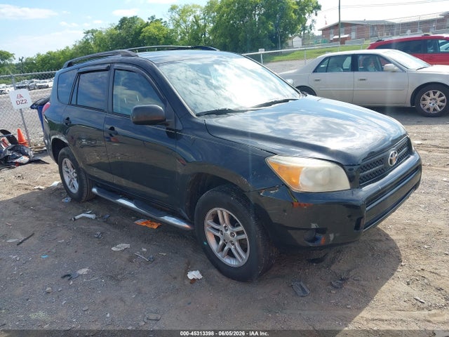 Salvage Toyota RAV4 Image