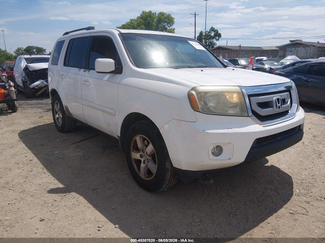 Salvage Honda Pilot Image