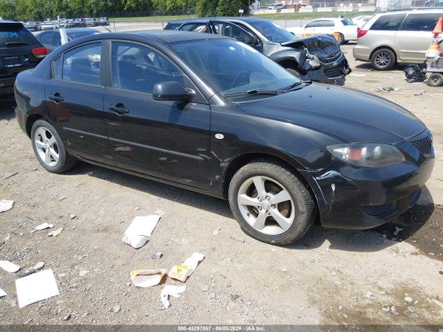 Salvage Mazda Mazda3 Image