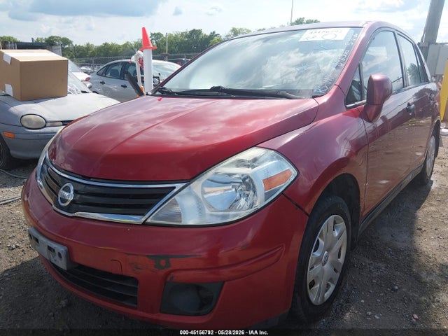 Nissan Versa 1.8s