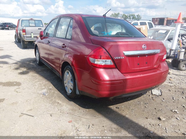 Nissan Versa 1.8s