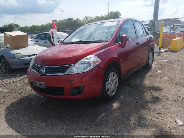 Nissan Versa 1.8s