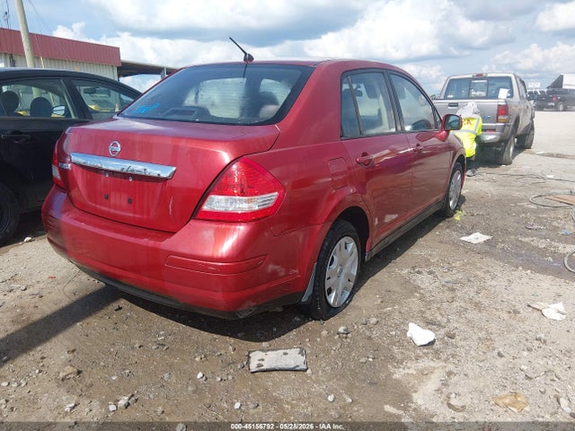 Nissan Versa 1.8s