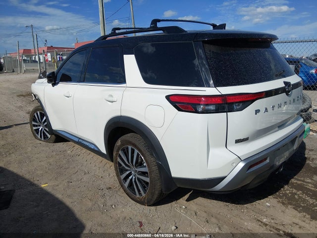 Nissan Pathfinder Platinum 4wd