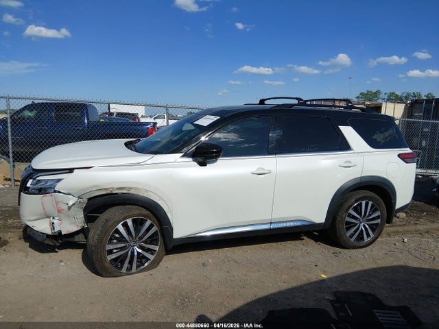 Nissan Pathfinder Platinum 4wd