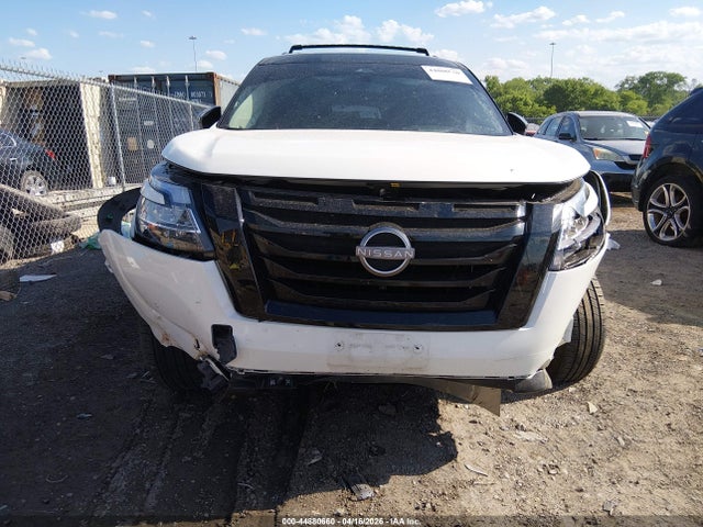 Nissan Pathfinder Platinum 4wd