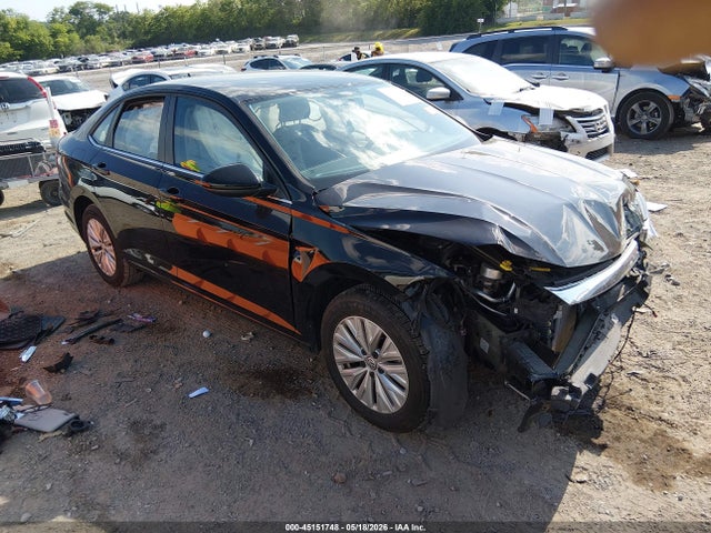 Salvage Volkswagen Jetta Image