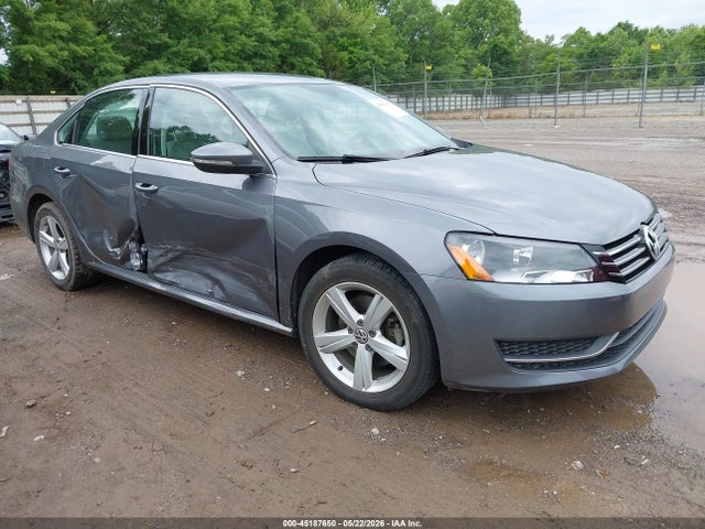 Salvage Volkswagen Passat Image