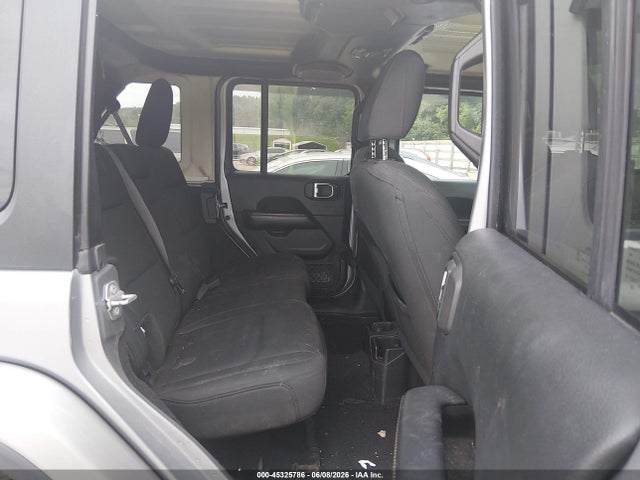 Jeep Wrangler Sahara 4x4