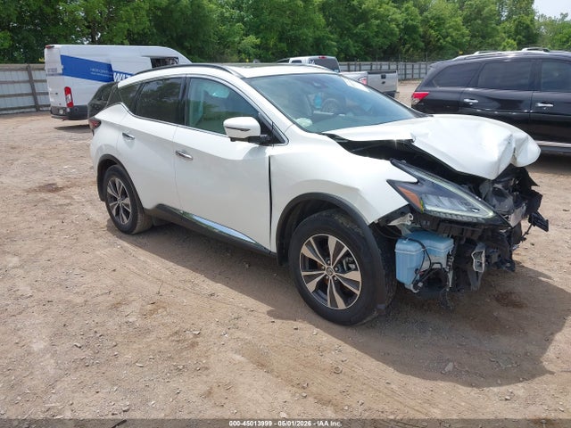 Salvage Nissan Murano Image