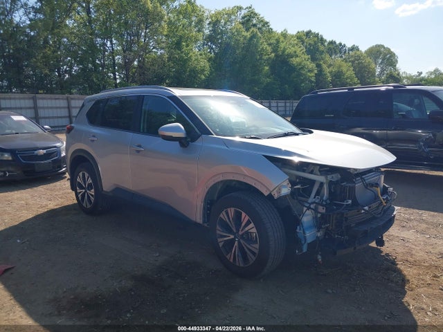 Salvage Nissan Rogue Image