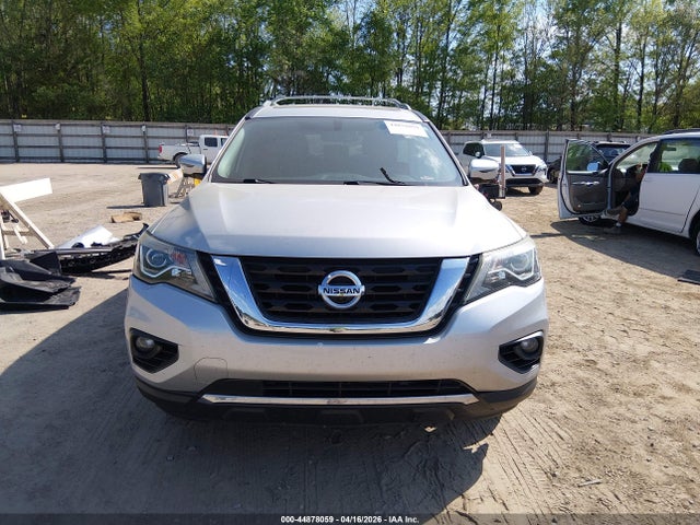 Nissan Pathfinder Platinum
