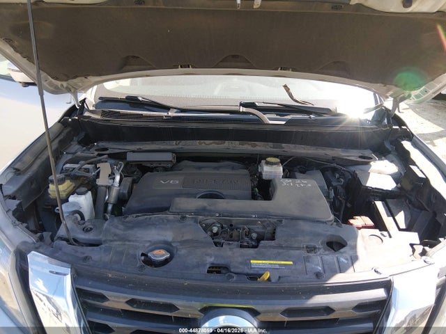 Nissan Pathfinder Platinum