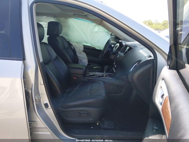 Nissan Pathfinder Platinum
