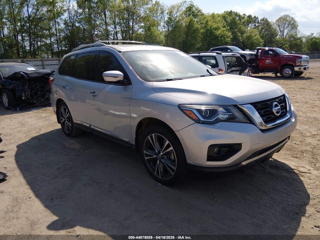 Salvage Nissan Pathfinder Image
