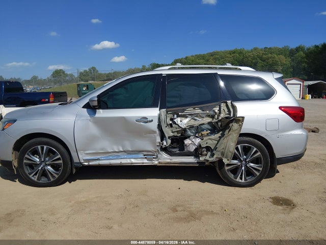 Nissan Pathfinder Platinum