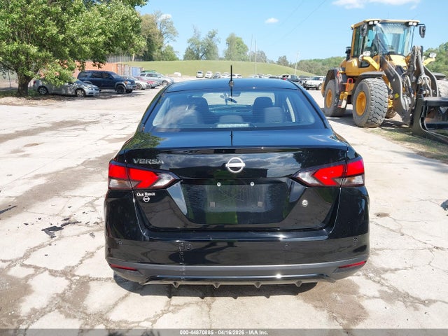 Nissan Versa 1.6 S