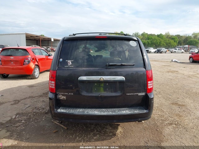 Chrysler Town & Country Touring Plus