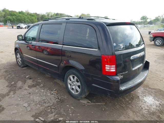 Chrysler Town & Country Touring Plus