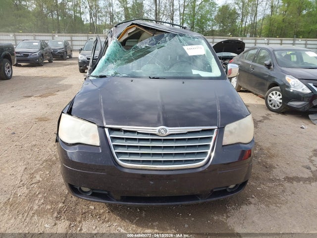Chrysler Town & Country Touring Plus