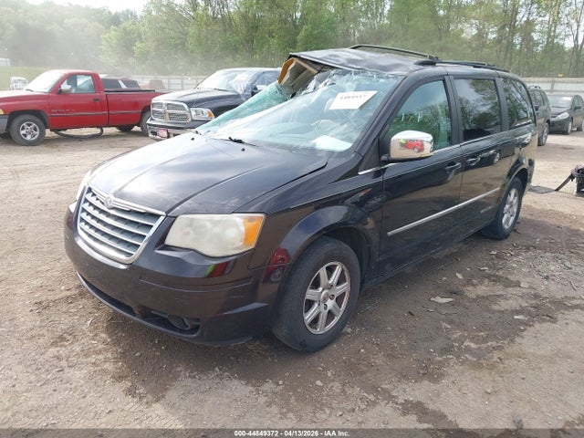 Chrysler Town & Country Touring Plus