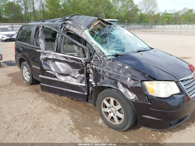 Chrysler Town & Country Touring Plus