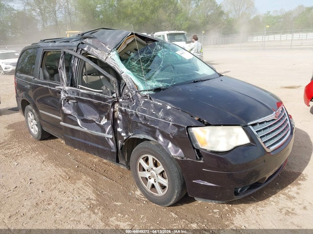 Salvage Chrysler Town & Country Image