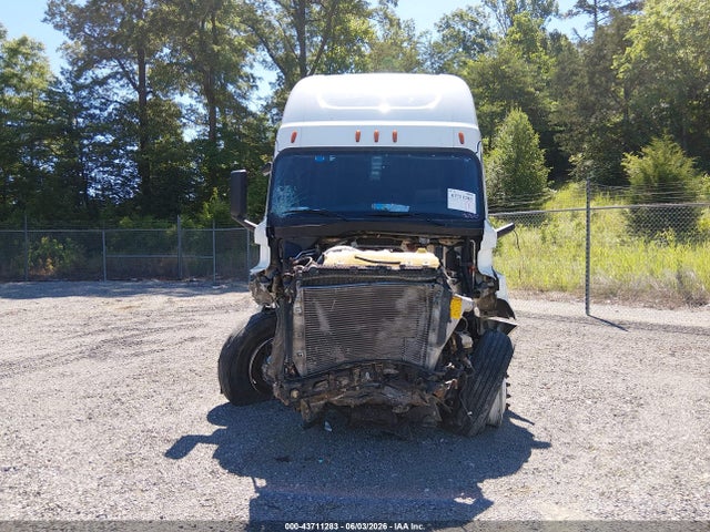Freightliner New Cascadia 126