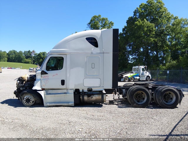 Freightliner New Cascadia 126
