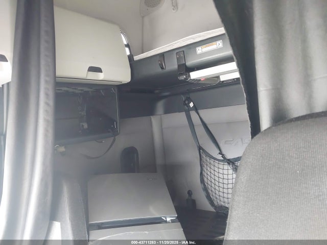 Freightliner New Cascadia 126
