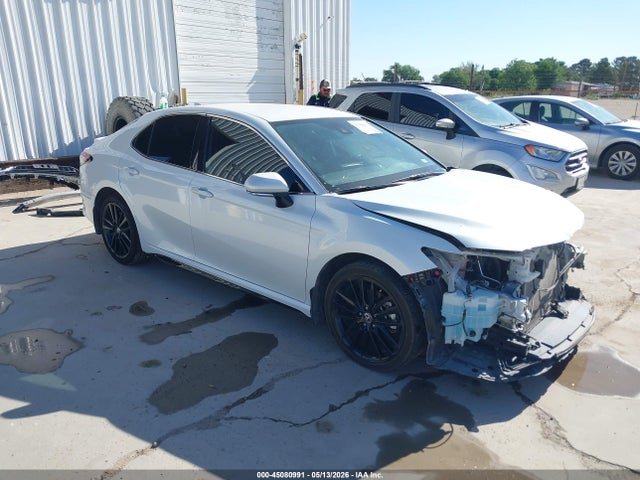 Salvage Toyota Camry Image