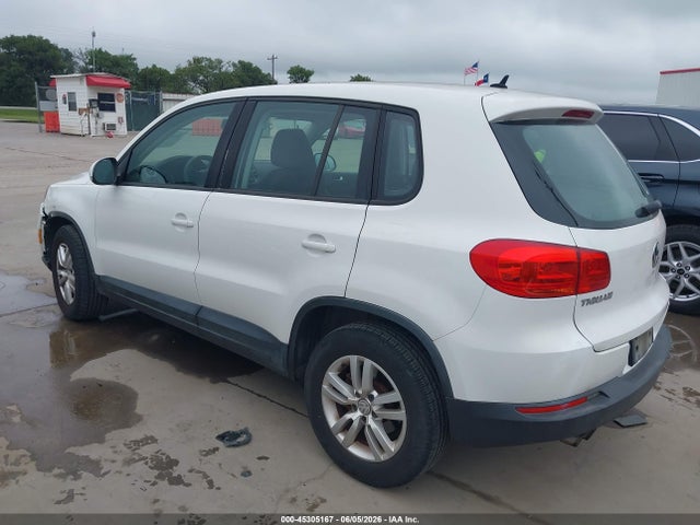 Volkswagen Tiguan S