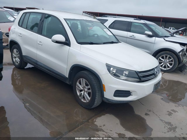 Salvage Volkswagen Tiguan Image
