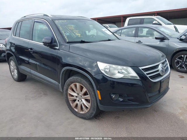 Salvage Volkswagen Tiguan Image