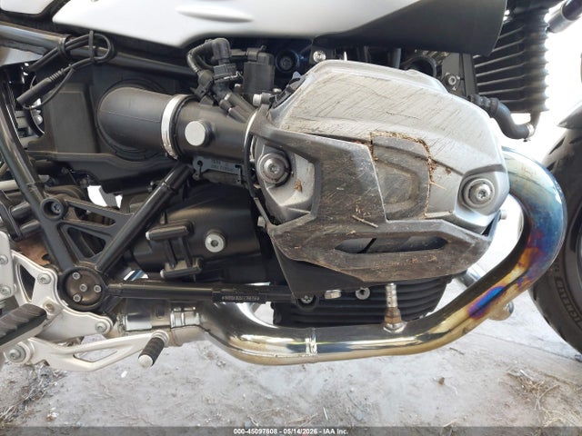 BMW R Nine T