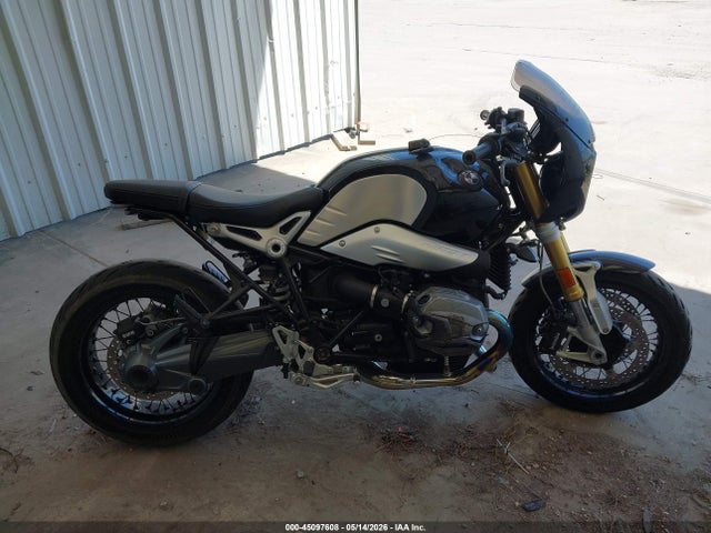 BMW R Nine T