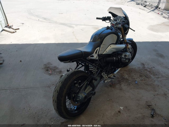 BMW R Nine T