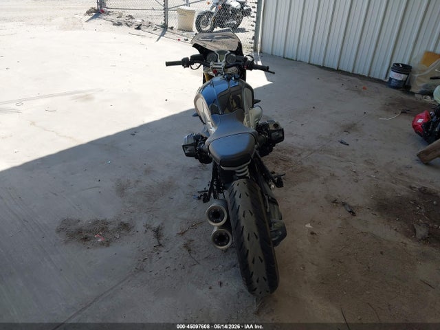 BMW R Nine T