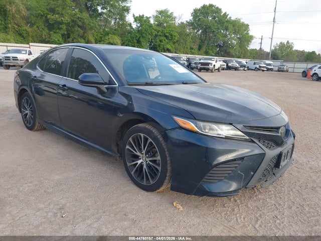 Salvage Toyota Camry Image