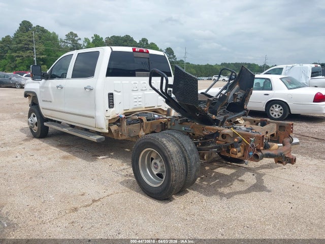General Motors Sierra 3500HD Denali