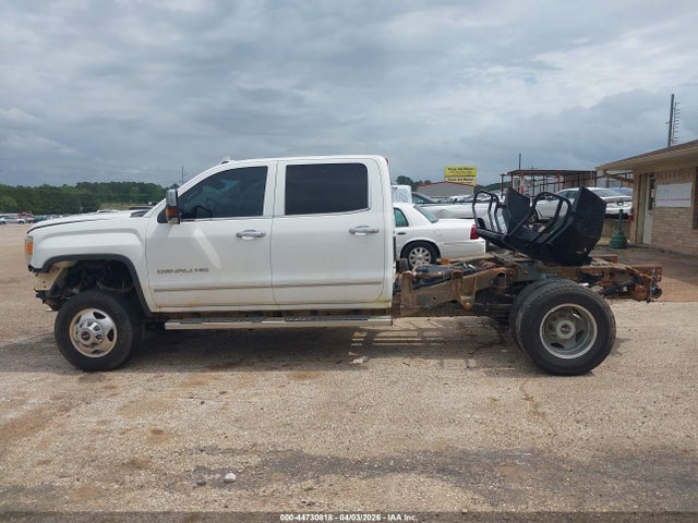 General Motors Sierra 3500HD Denali