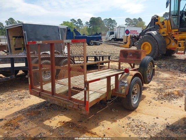 Trailer Holt Mfg