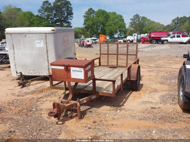 Trailer Holt Mfg