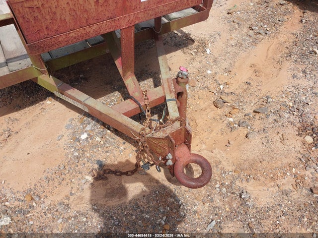 Trailer Holt Mfg