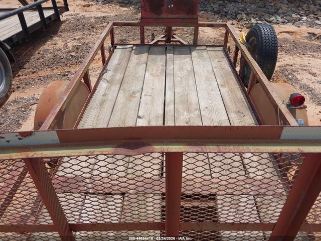Trailer Holt Mfg