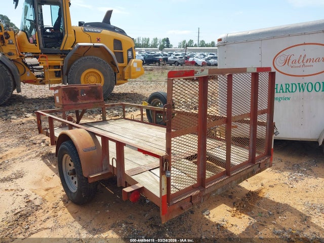 Trailer Holt Mfg