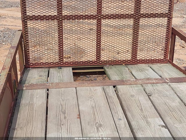 Trailer Holt Mfg