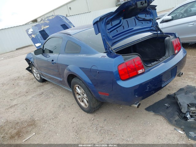 Ford Mustang V6 Deluxe