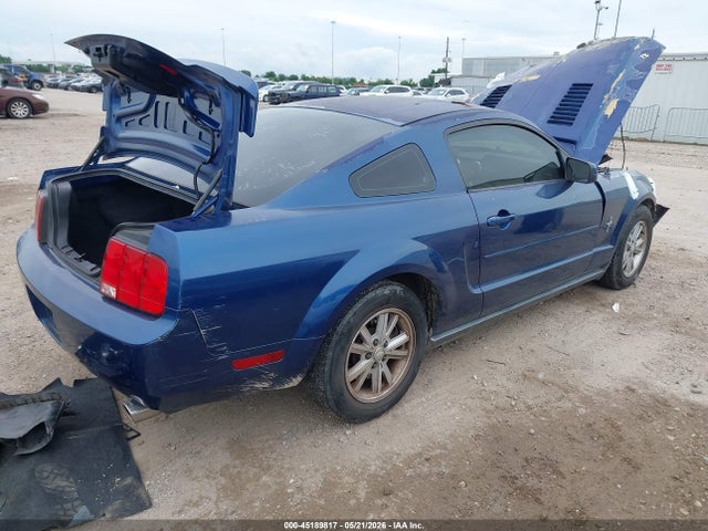 Ford Mustang V6 Deluxe