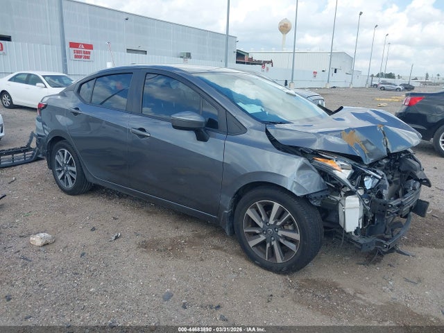 Salvage Nissan Versa Image